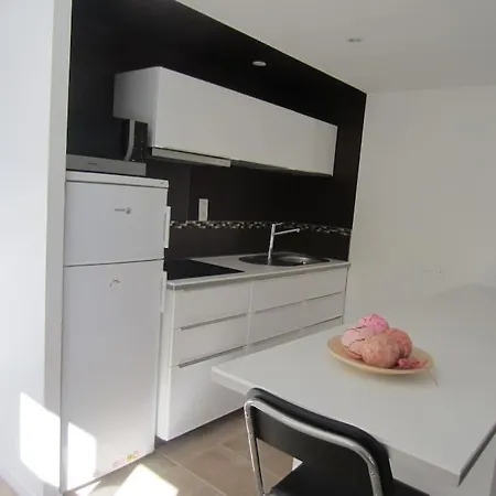 Apartment T2 Refait A Neuf Avec Petit Jardin Et Parking *