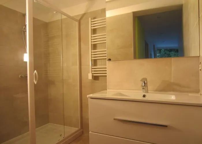 Jolie T2 Renove Avec Jardin Clos Et Parking Prive Apartment Millau